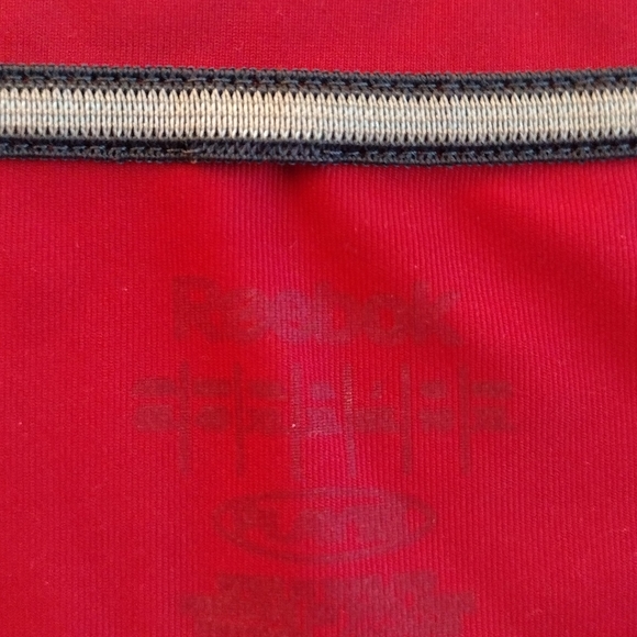 NWOT Reebok Play Dry Athletic Shirt. Size L - Picture 9 of 9